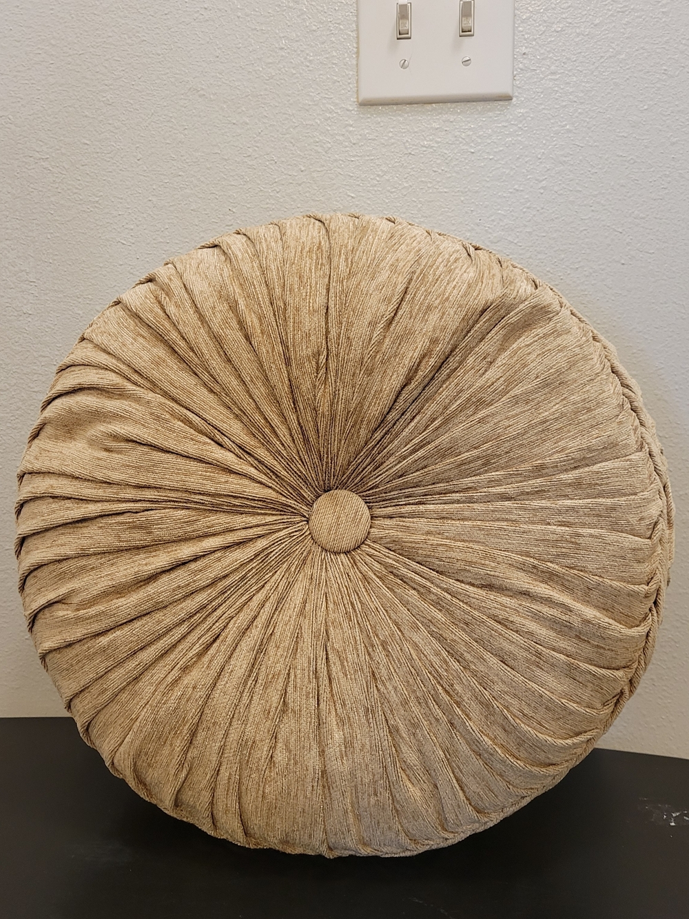 Round Decorative Throw Pillow - Cream